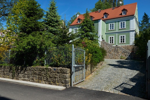 hotel_dvur.jpg